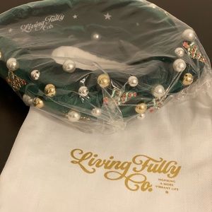 Never Opened! Living Fully Christmas Headband